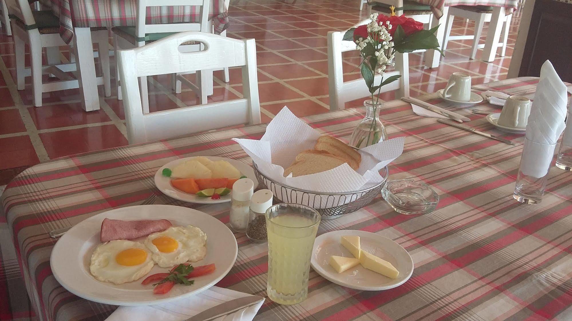 Hotel Mont Joli Cap-Haïtien Kültér fotó